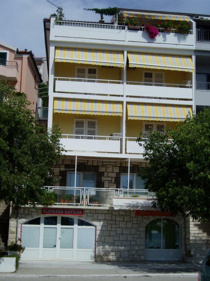 Apartments And Rooms Niksa Podgora Eksteriør bilde